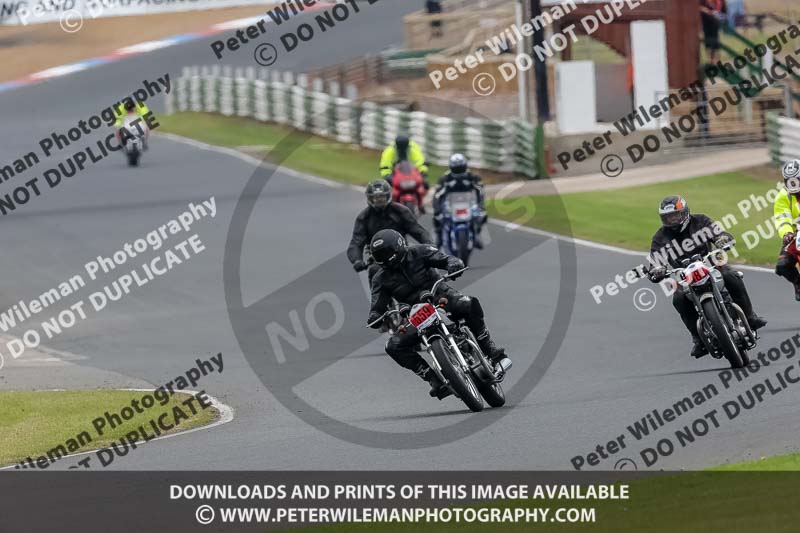 Vintage motorcycle club;eventdigitalimages;mallory park;mallory park trackday photographs;no limits trackdays;peter wileman photography;trackday digital images;trackday photos;vmcc festival 1000 bikes photographs